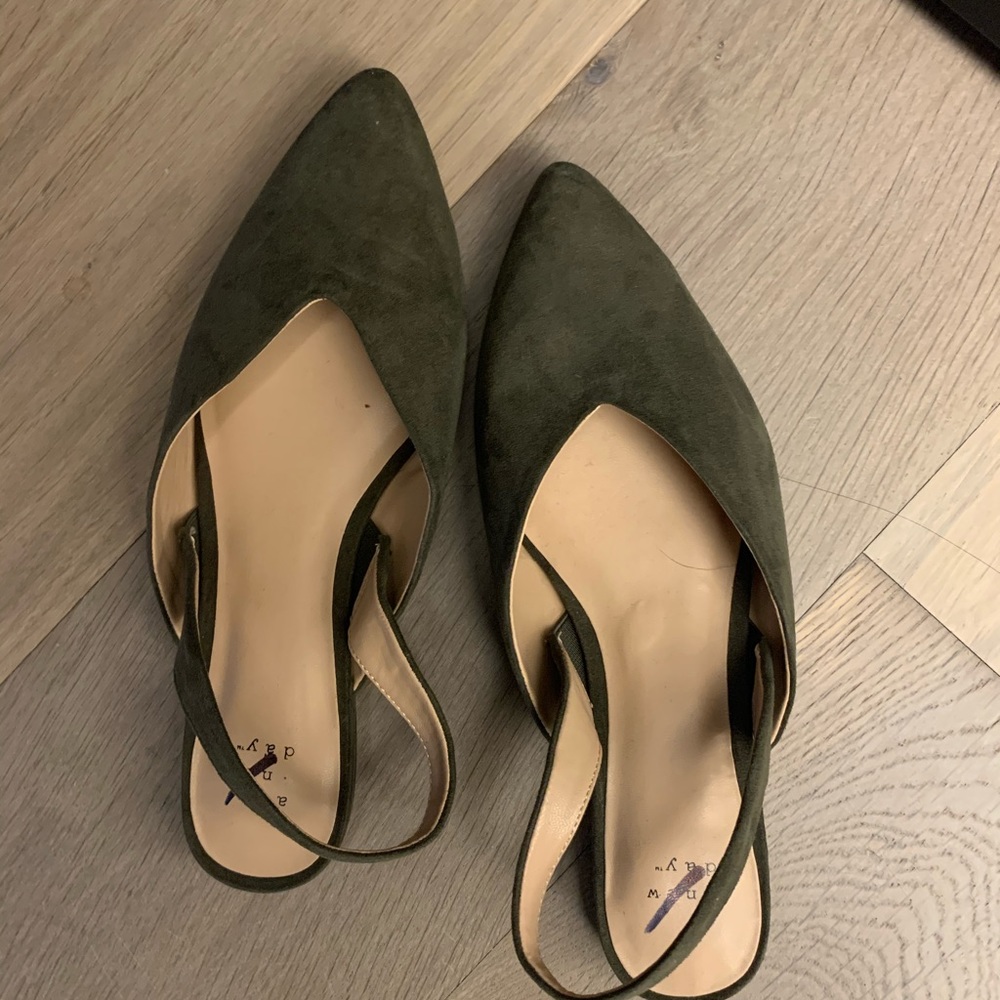 A new day - sling back point flat size 6.5w